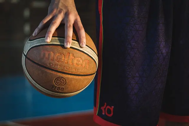 Jugadores de Baloncesto Récord: Historias y Comparativas