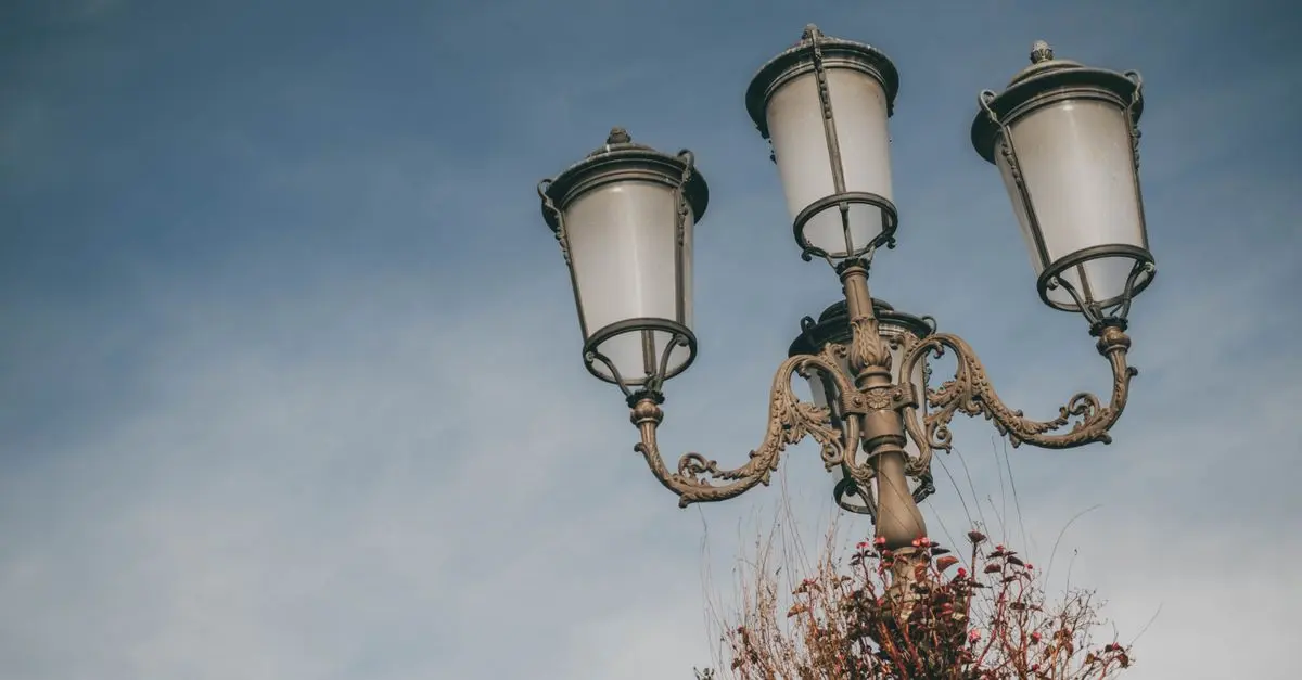 Guide des Meilleurs Lampadaires pour Illuminer votre Intérieur